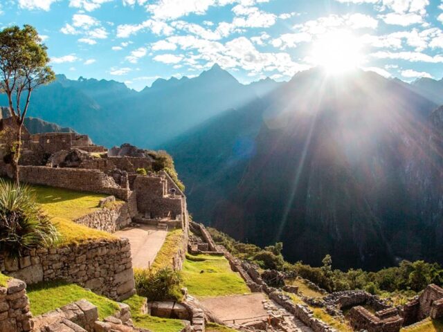 Inca Trail Hike to Machu Picchu 5 Days